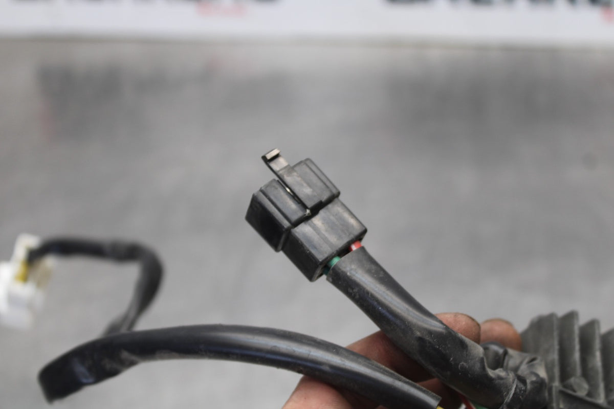 16 APRILIA TUONO V4 1100 RECTIFIER VOLTAGE REGULATOR BB905