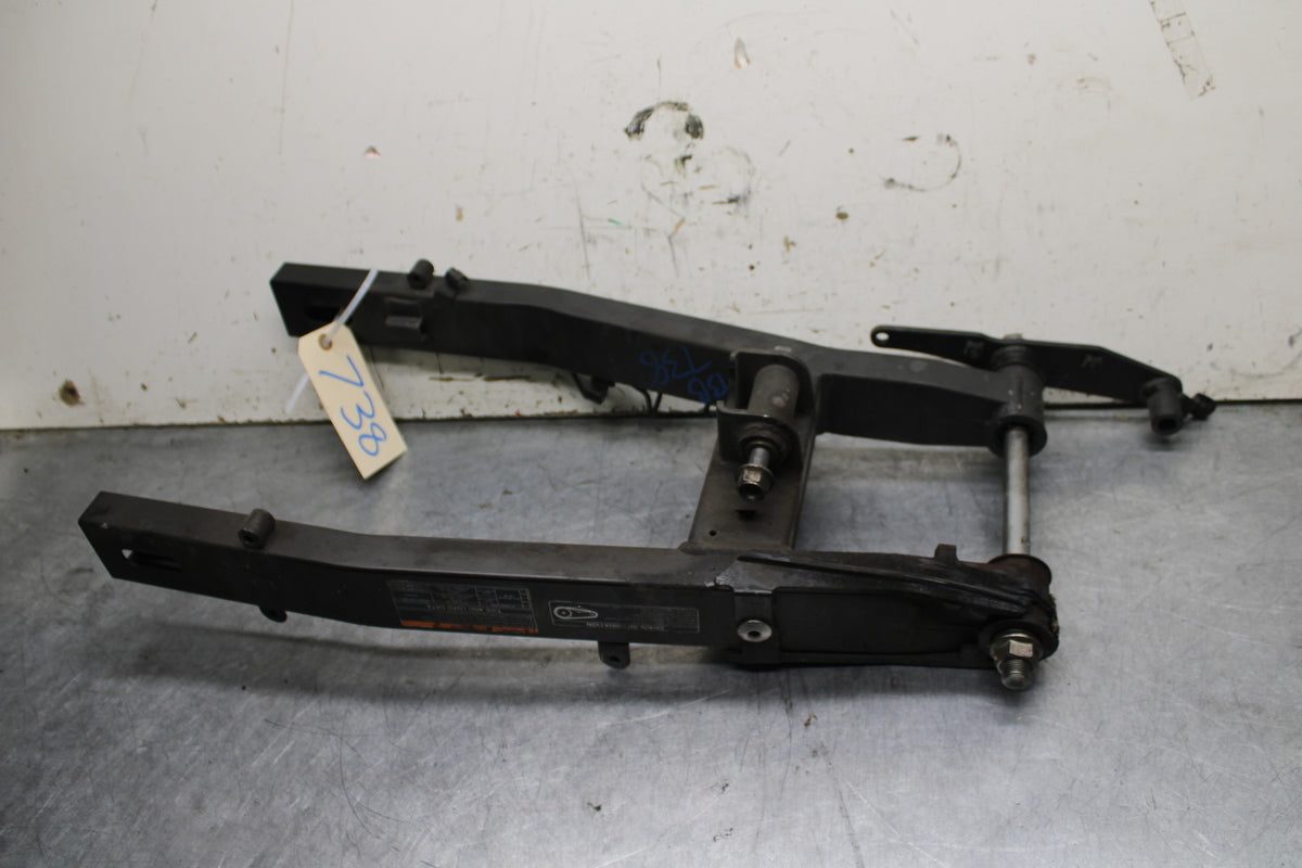 19-22 KAWASAKI Z400 REAR SWINGARM BACK SUSPENSION SWING ARM BB738
