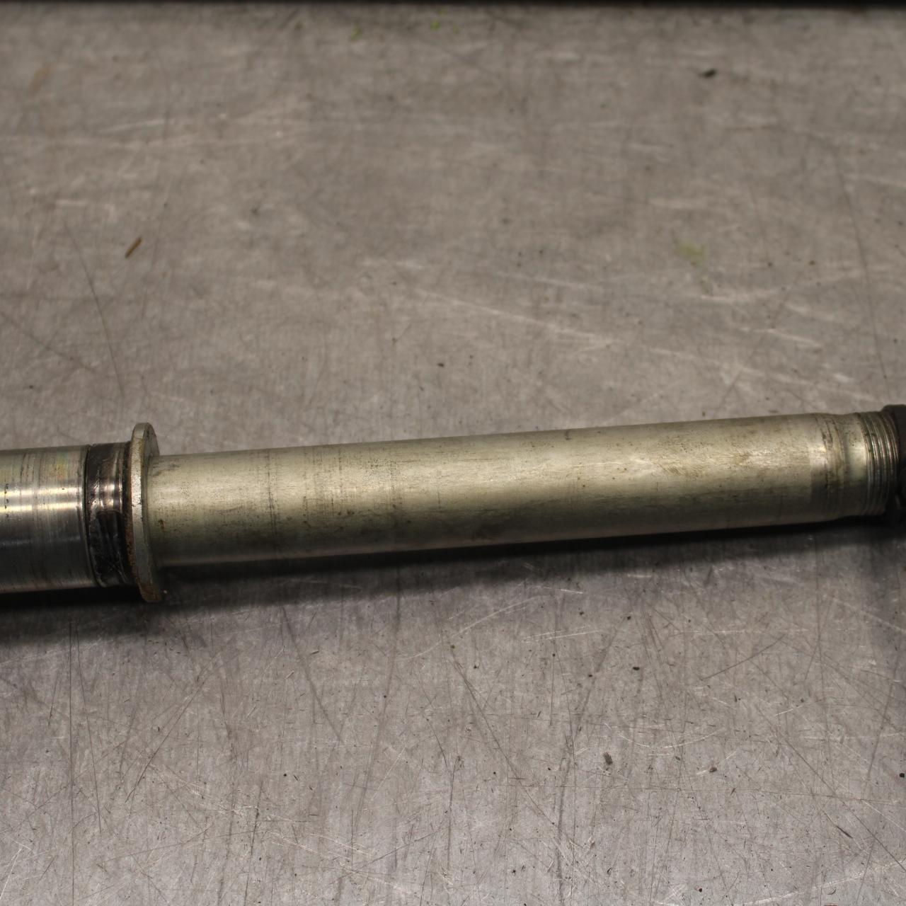 21 KAWASAKI NINJA ZX6R FRONT WHEEL RIM AXLE PIVOT BOLT 41068-0599 BB647