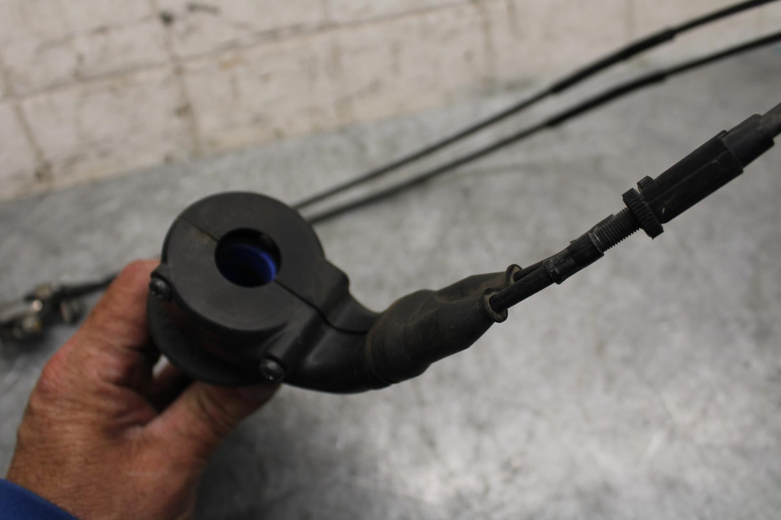 2009 Kawasaki Ninja ZX6R ZX600R THROTTLE CABLE LINE HOUSING GUIDE BB538