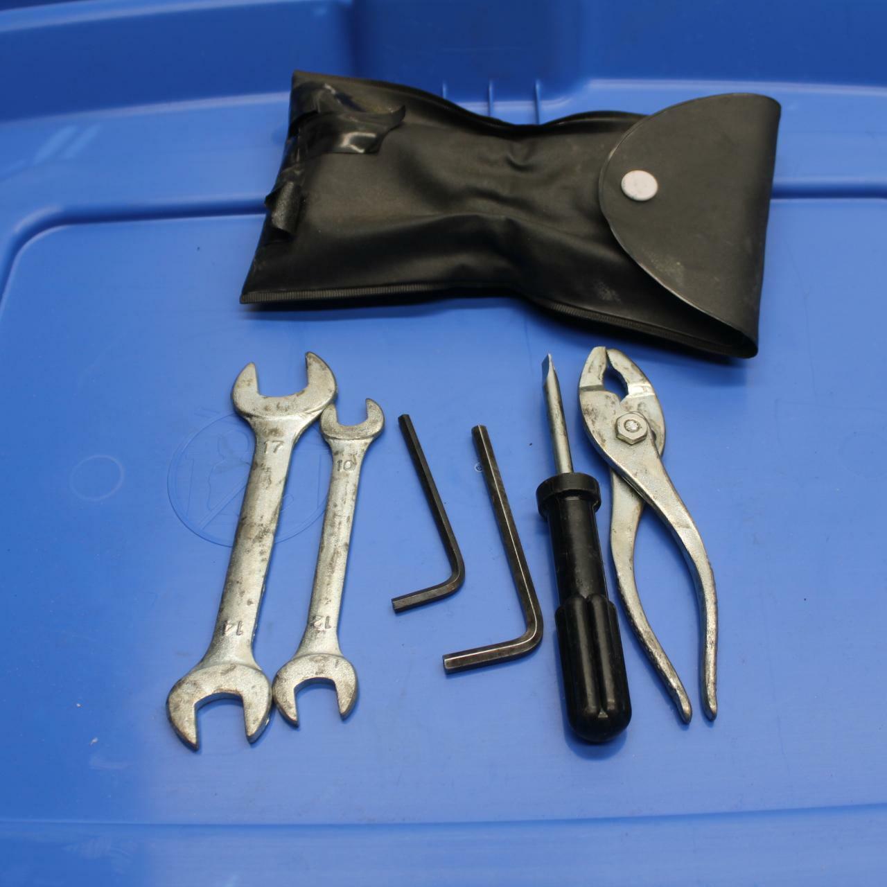 08-09 SUZUKI GSXR600 STOCK TOOLS OEM TOOL BAG KIT SET BB226