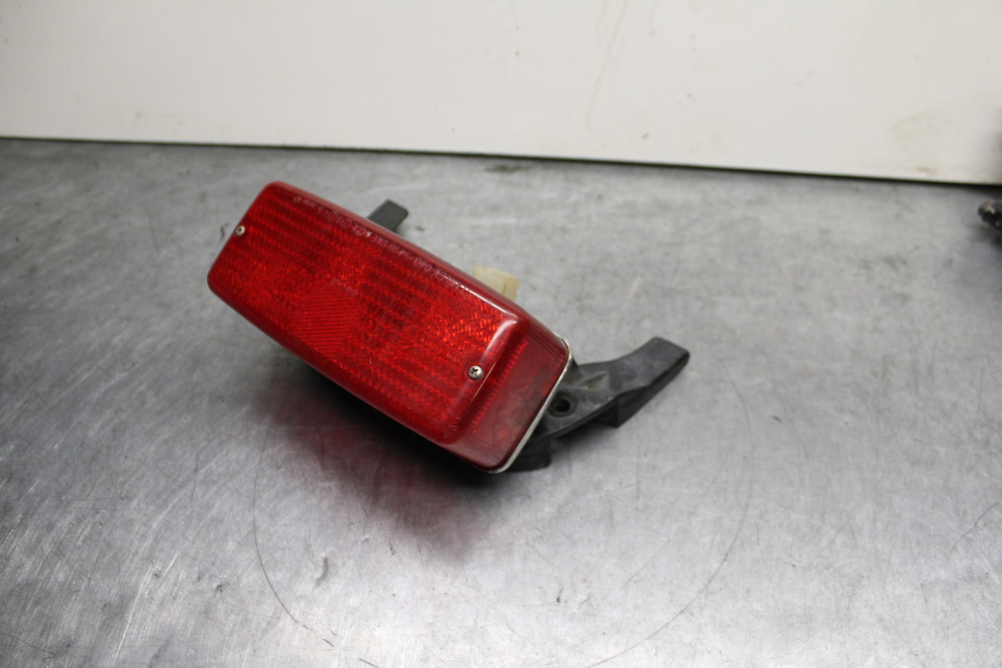 80-81 YAMAHA XS1100 SPECIAL TAILLIGHT REAR TAIL BRAKE LIGHT BB123