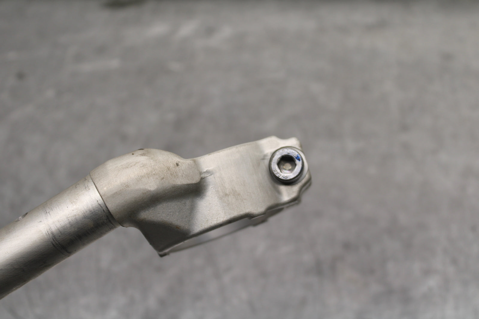 09-14 YAMAHA YZF R1 RIGHT CLIP ON HANDLEBAR BB119