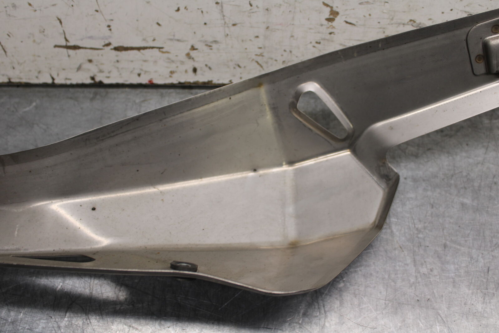 19-22 KAWASAKI Z400 REAR BACK MUFFLER EXHAUST PIPE COVER HEAT SHIELD GUARD BB738