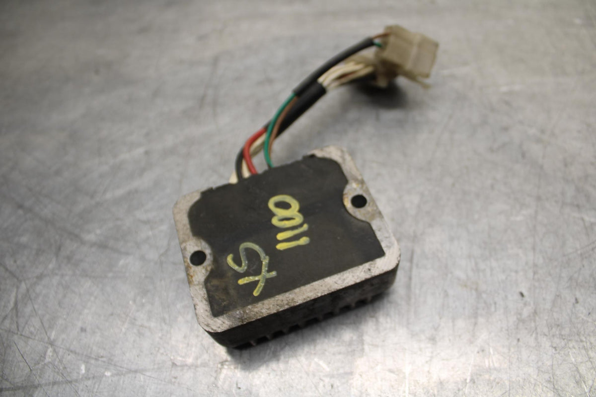 1979 Yamaha XS1100 RECTIFIER VOLTAGE REGULATOR 1T4-81960-A0-00 BB572