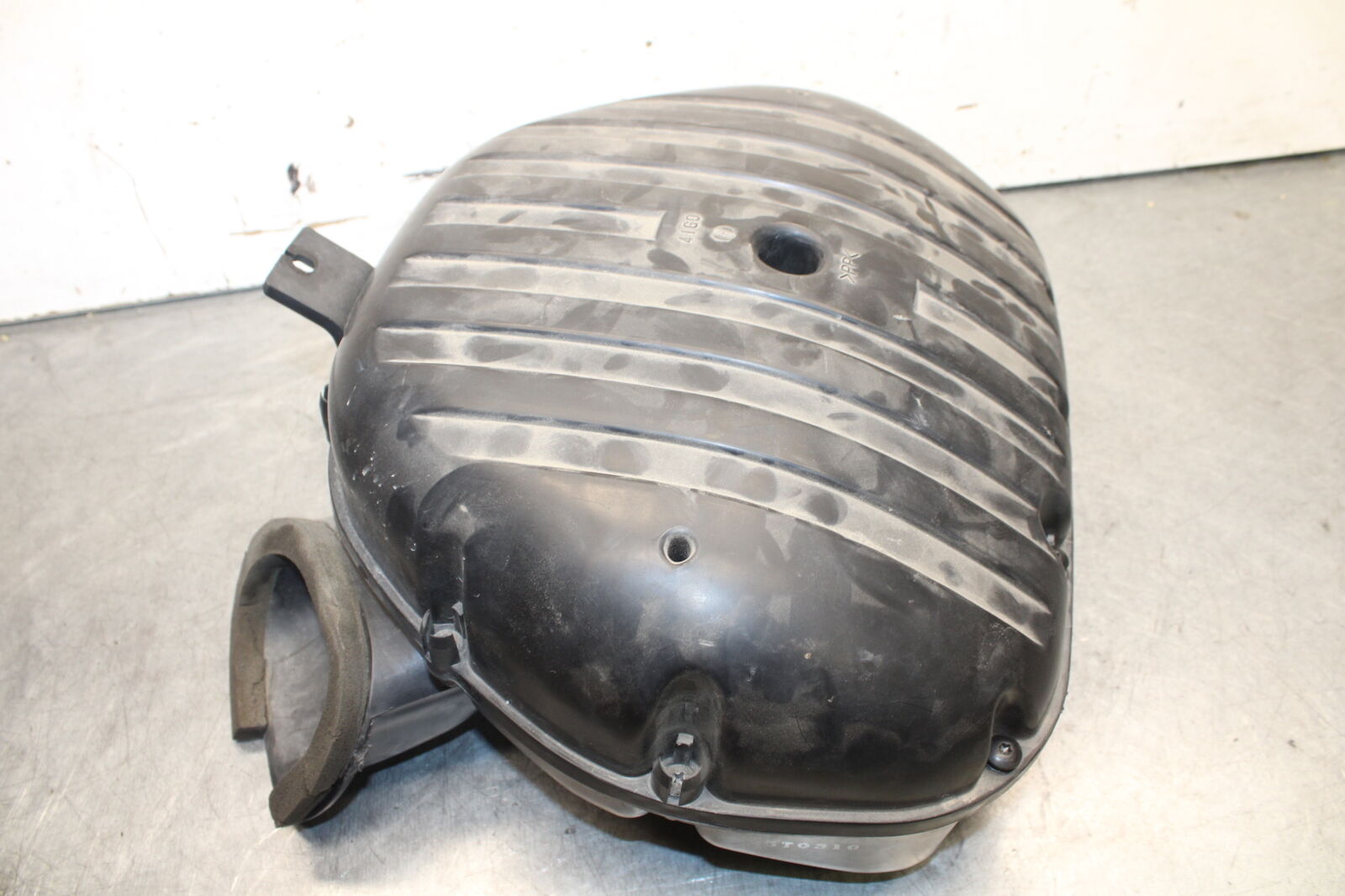 05-06 SUZUKI GSXR1000 AIRBOX AIR INTAKE FILTER BOX 13700-41G00 13740-41G00 BB663