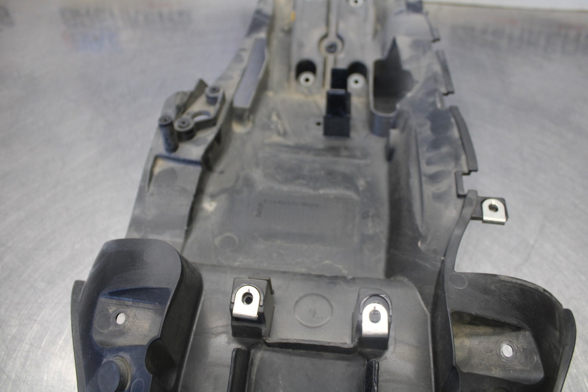 07-08 KAWASAKI NINJA ZX6R REAR BACK TAIL UNDERTAIL BATTERY TRAY PLASTIC BB937