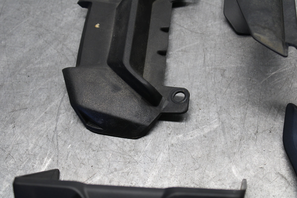 21-24 YAMAHA MT-07 MISCELLANEOUS PANELS COVERS TRIM  COWLS BB662