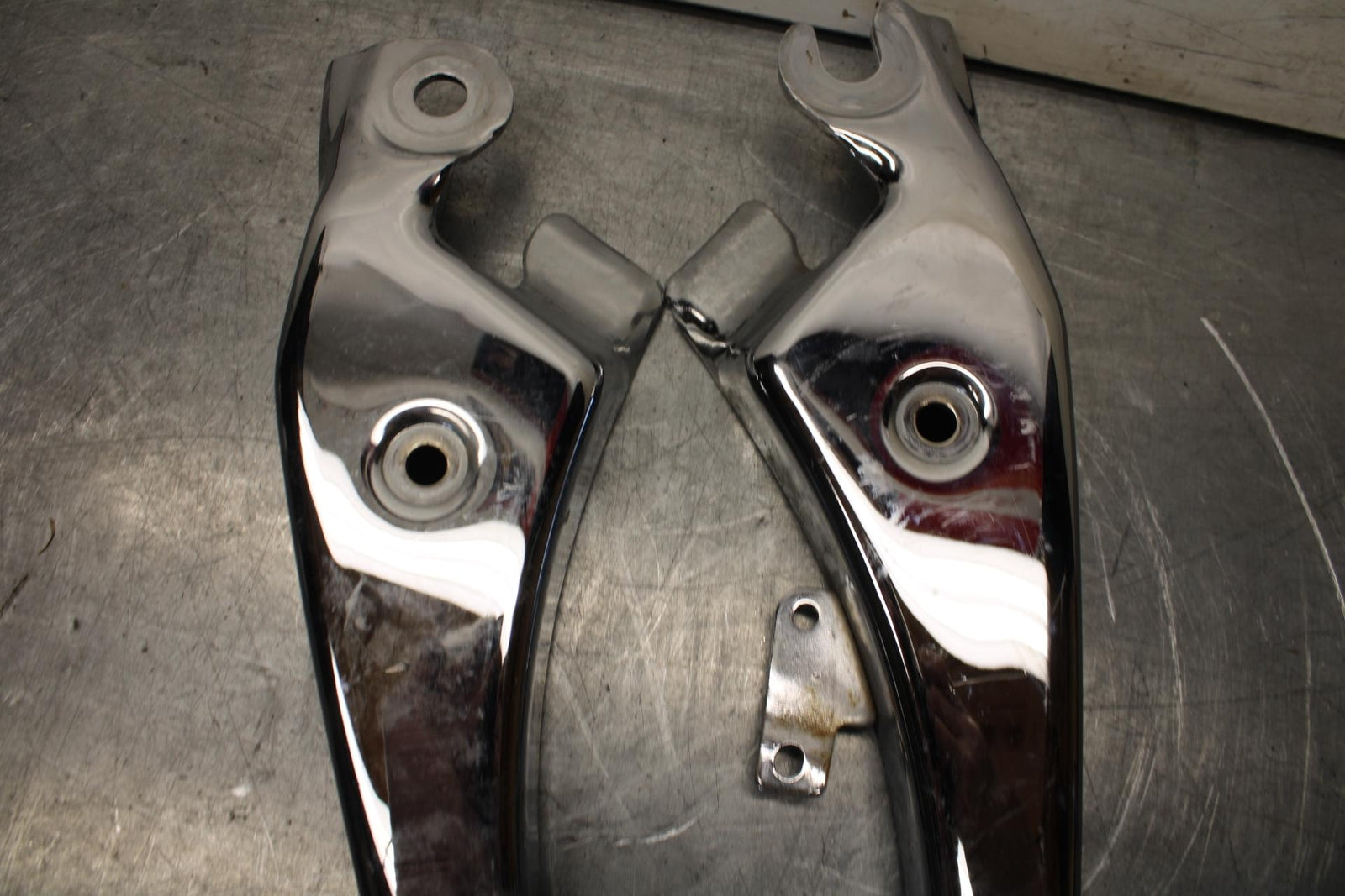 01-02 HONDA SHADOW SPIRIT 750 SUBFRAME FENDER SUPPORT FRAME COVER BB632