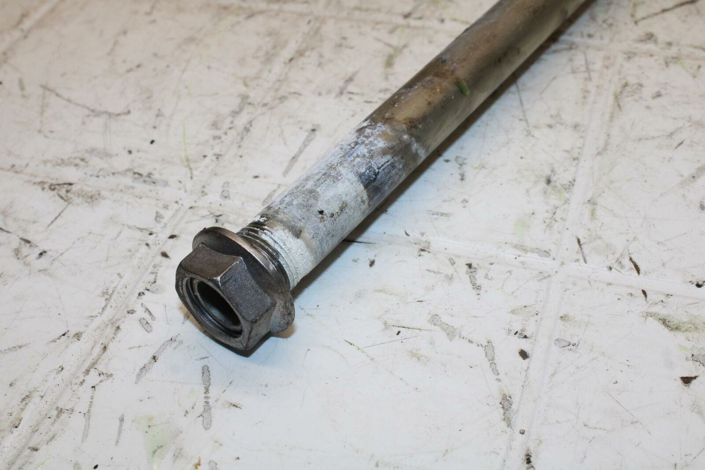 13-17 KAWASAKI NINJA ZX6R ZX636E REAR BACK SWINGARM BOLT SUSPENSION PIVOT AXLE B