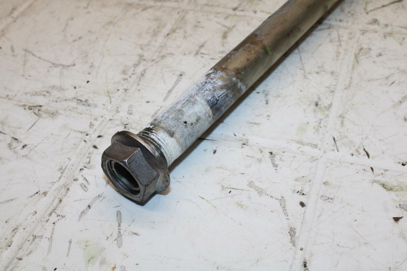 13-17 KAWASAKI NINJA ZX6R ZX636E REAR BACK SWINGARM BOLT SUSPENSION PIVOT AXLE B