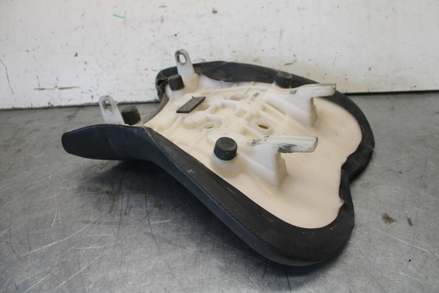 06-07 SUZUKI GSXR 600 FRONT DRIVERS SEAT PAD SADDLE PILLION  BB694