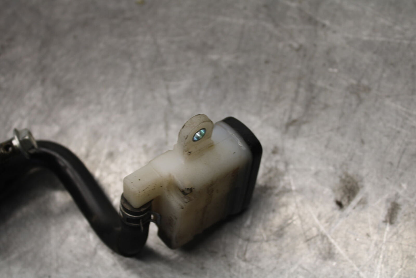 06-07 SUZUKI GSXR 600 REAR BACK BRAKE MASTER CYLINDER W RESERVOIR BB694
