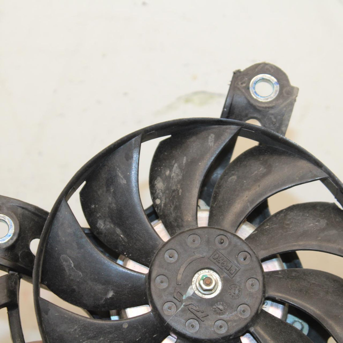 15-18 HONDA CB300FA ENGINE RADIATOR COOLING FAN BB646