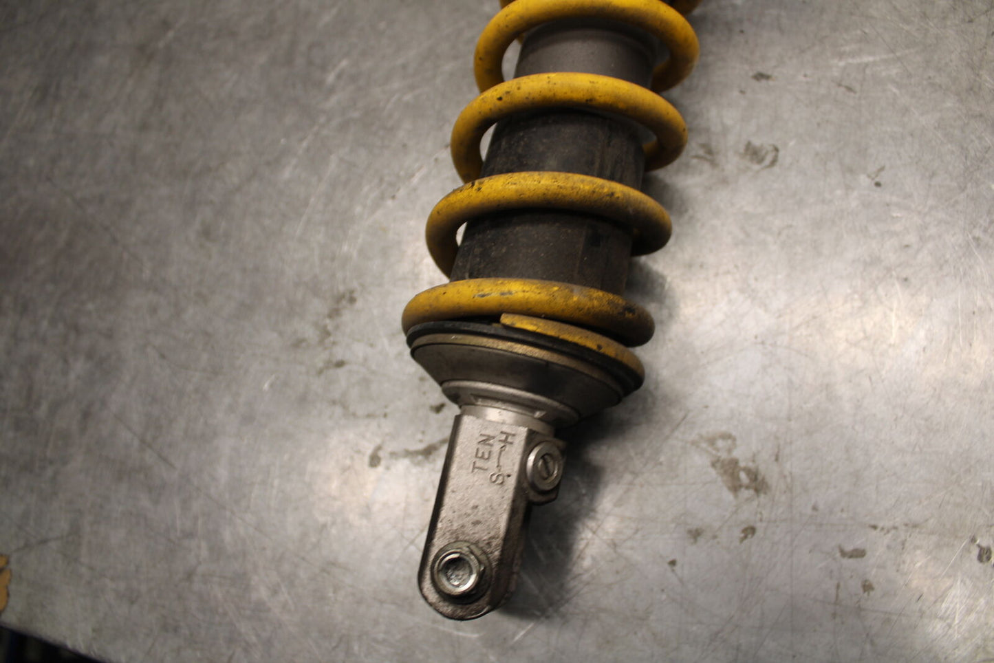 05-06 SUZUKI GSXR1000 REAR BACK SHOCK ABSORBER SUSPENSION 62100-41G00-163 BB677