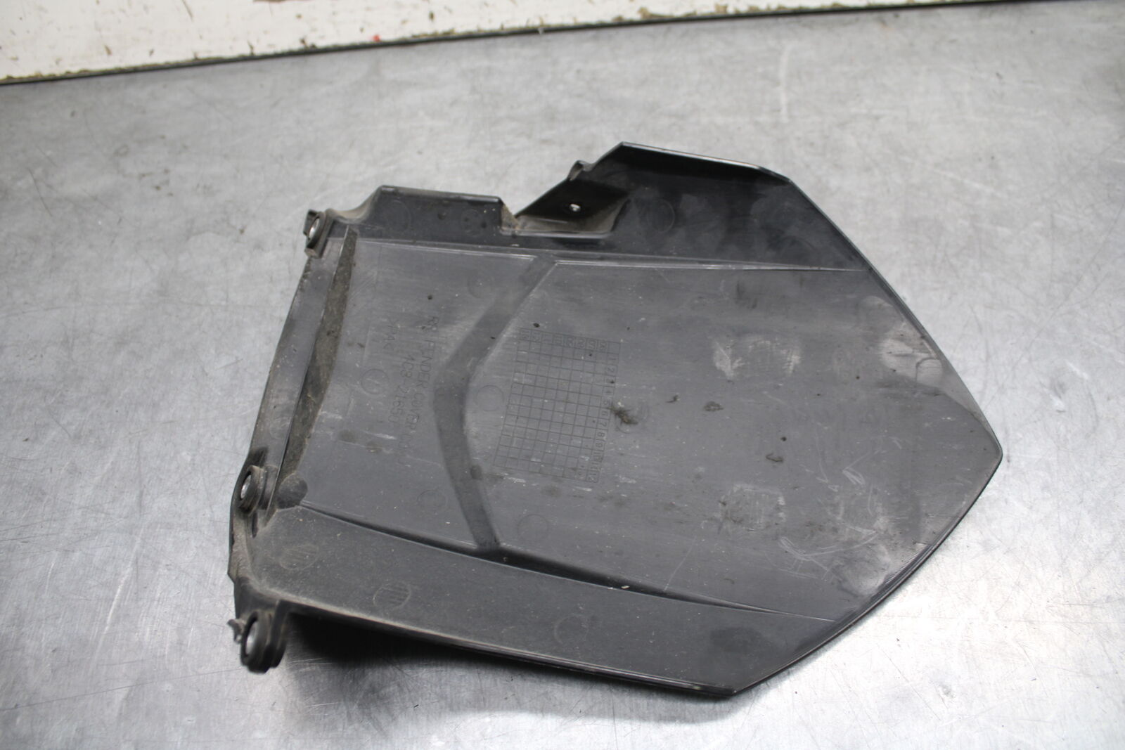 07-08 YAMAHA YZF R1 REAR BACK WHEEL TIRE HUGGER FENDER BB724