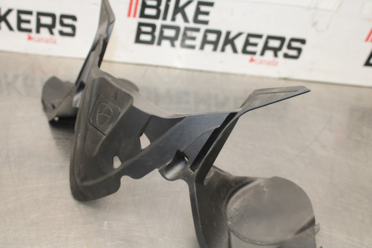 16 DUCATI 959 PANIGALE FRONT CENTER COWL FAIRING BB912