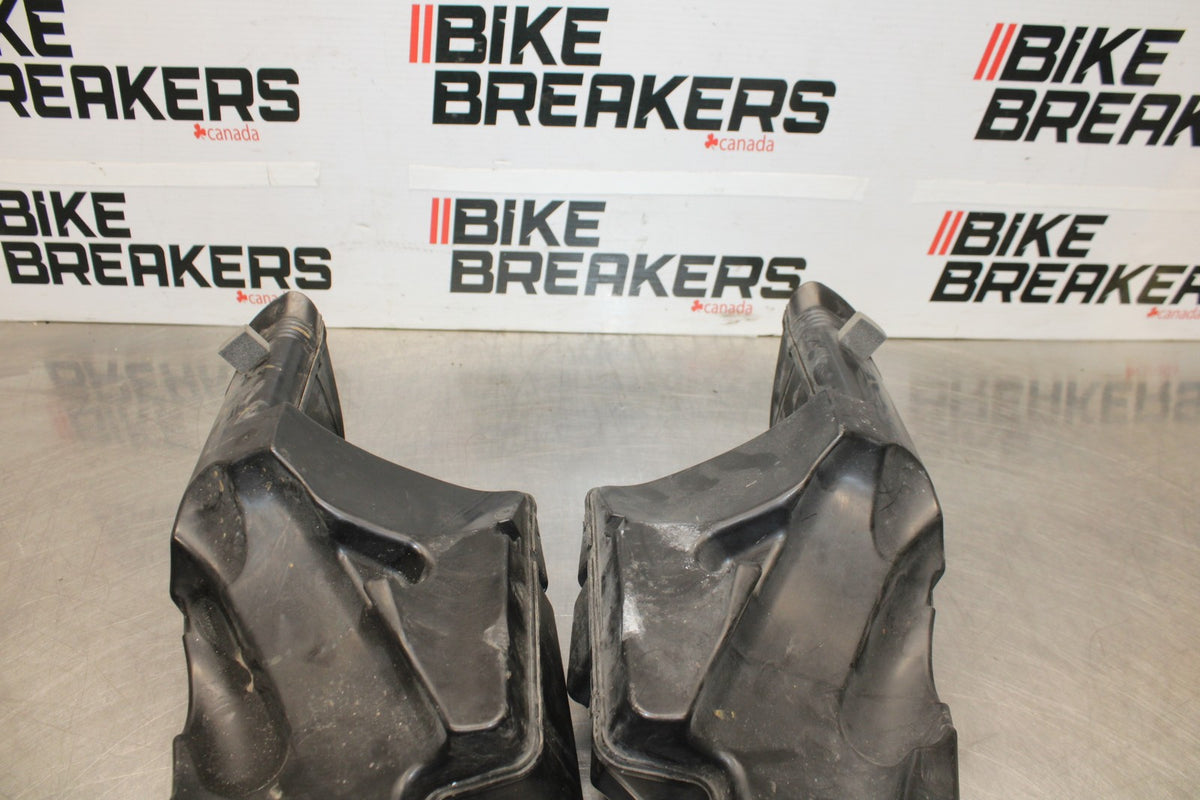 06-07 SUZUKI GSXR 600 RIGHT LEFT AIR INTAKE DUCTS BB880