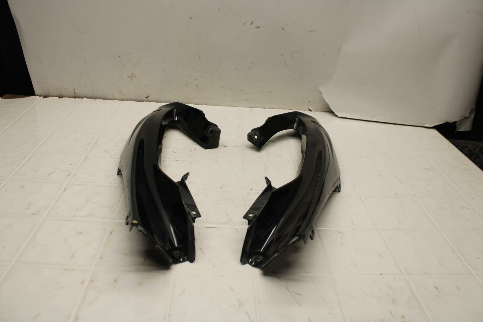 08-16 YAMAHA YZF R6 RIGHT & LEFT FRONT UPPER MID SIDE FAIRING COWL PLASTIC BB406