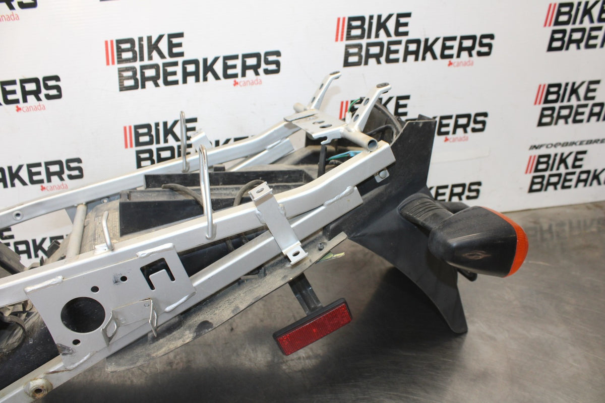 98-05 HONDA SUPER HAWK 1000 VTR1000F REAR SUBFRAME BACK SUB FRAME BB924