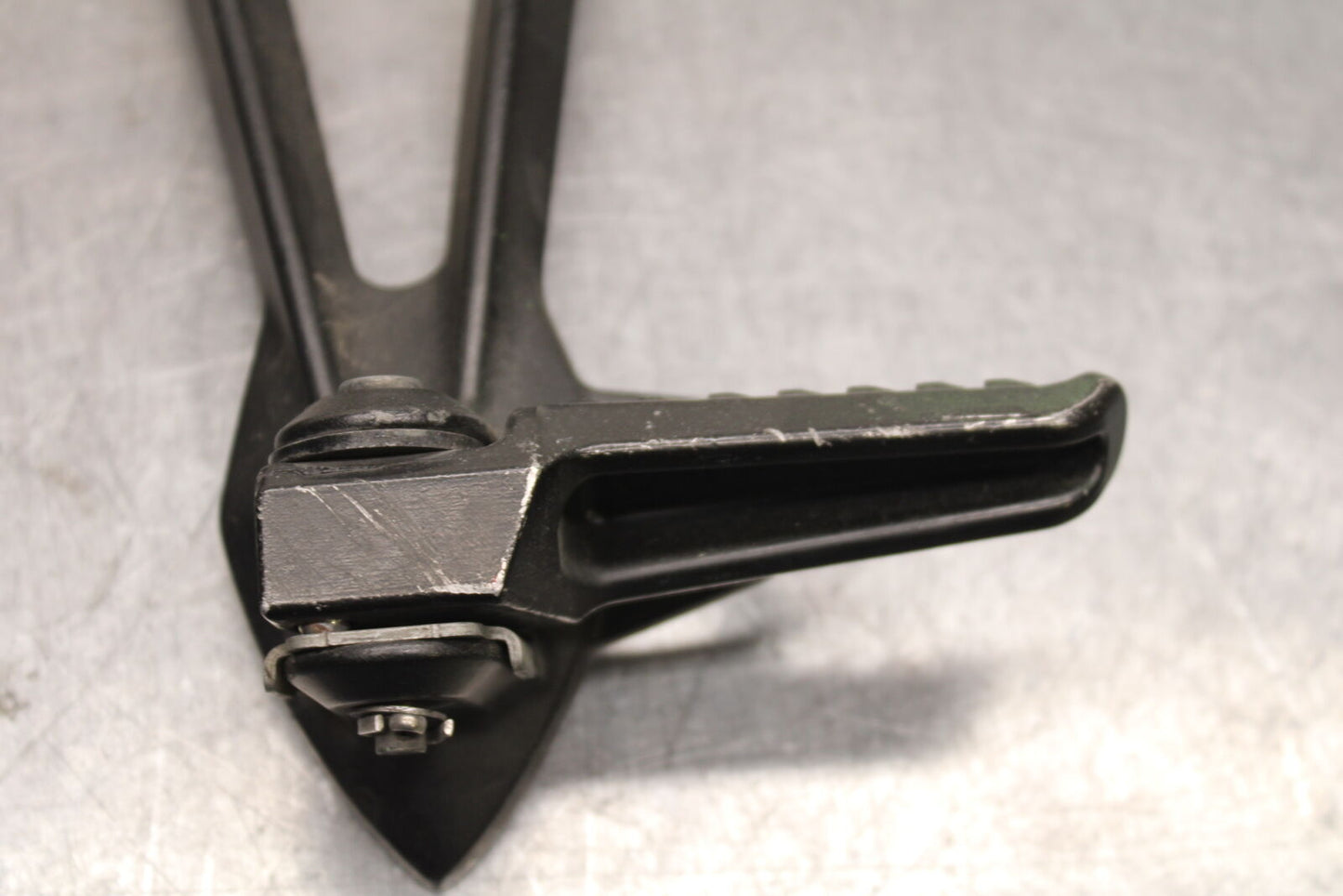 13-17 KAWASAKI NINJA ZX6R ZX636E REAR BACK PASSENGER PEG SET PAIR BB735