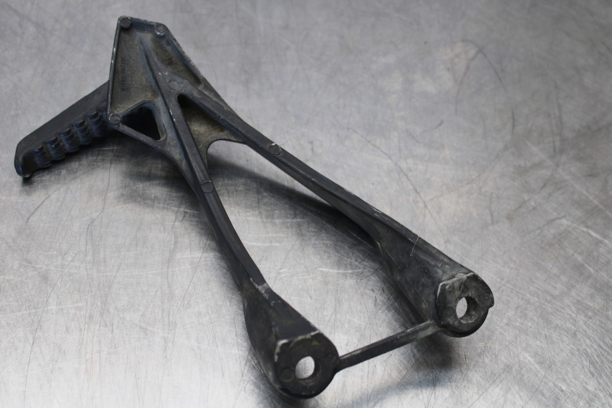 2007 Kawasaki Ninja ZX6R ZX600P RIGHT REAR BACK PASSENGER PEG BB175