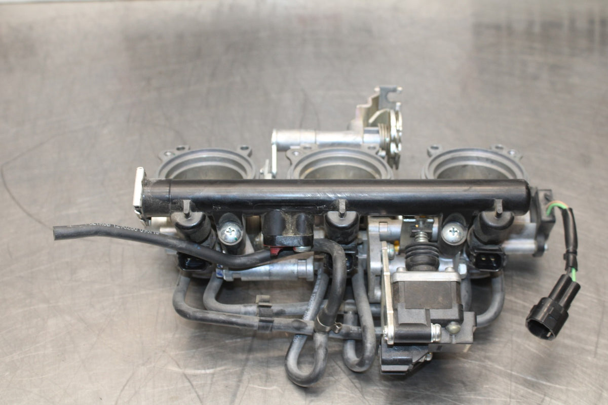 14 TRIUMPH STREET TRIPLE ABS MAIN FUEL INJECTORS / THROTTLE BODIES BB808