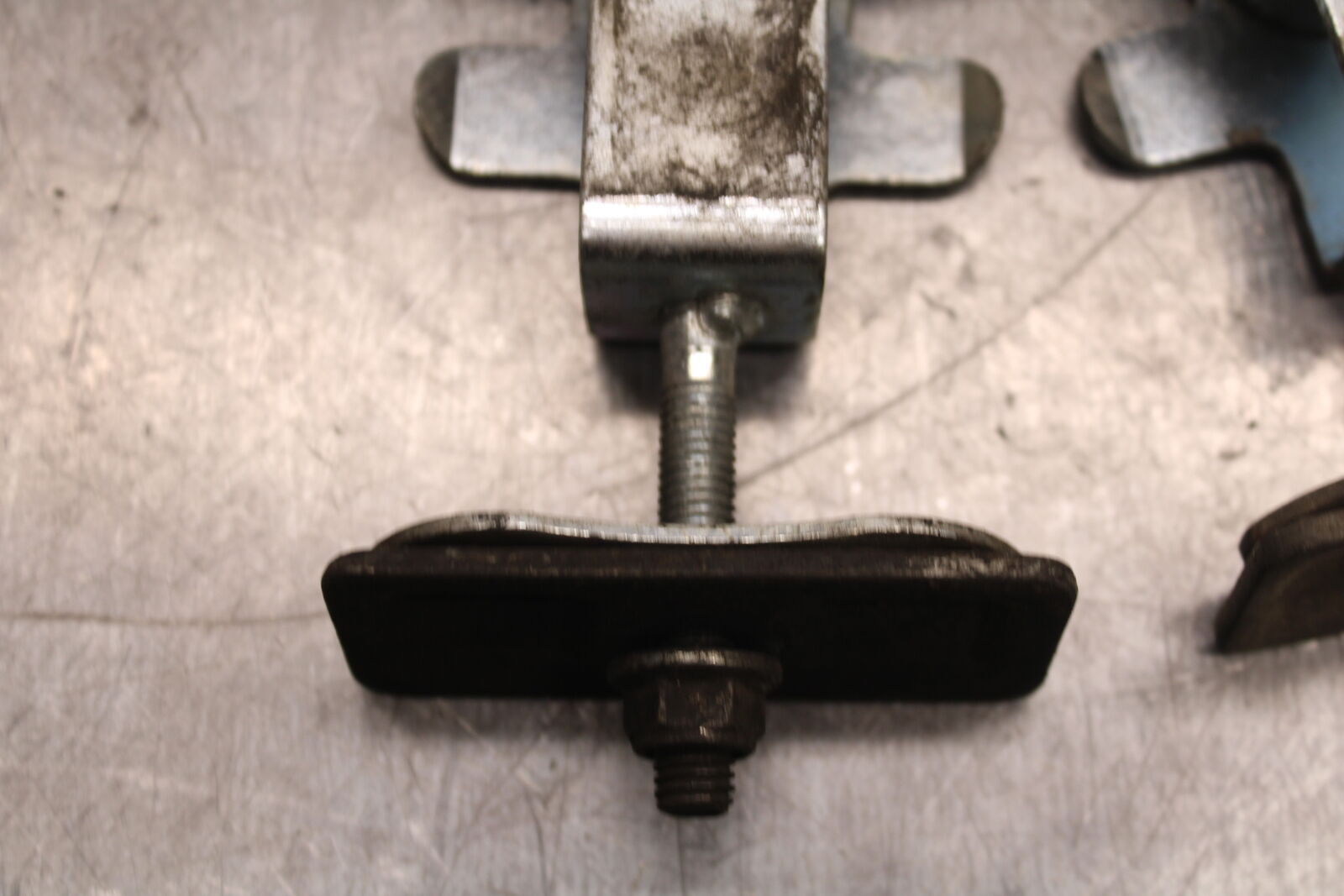 04-05 SUZUKI KATANA 750 GSX750F CHAIN TENSIONER ADJUSTMENT BRACKETS  BB110 