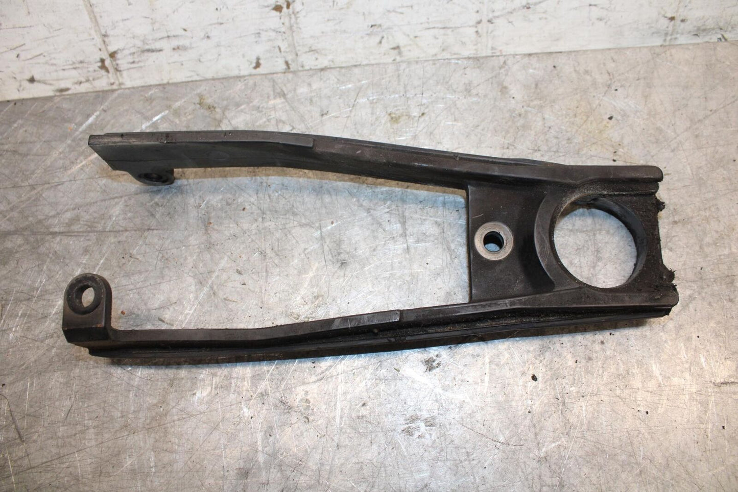 2007 Suzuki GSXR600 SWINGARM CHAIN BUFFER SLIDER GUIDE 61273-01H00 BB540