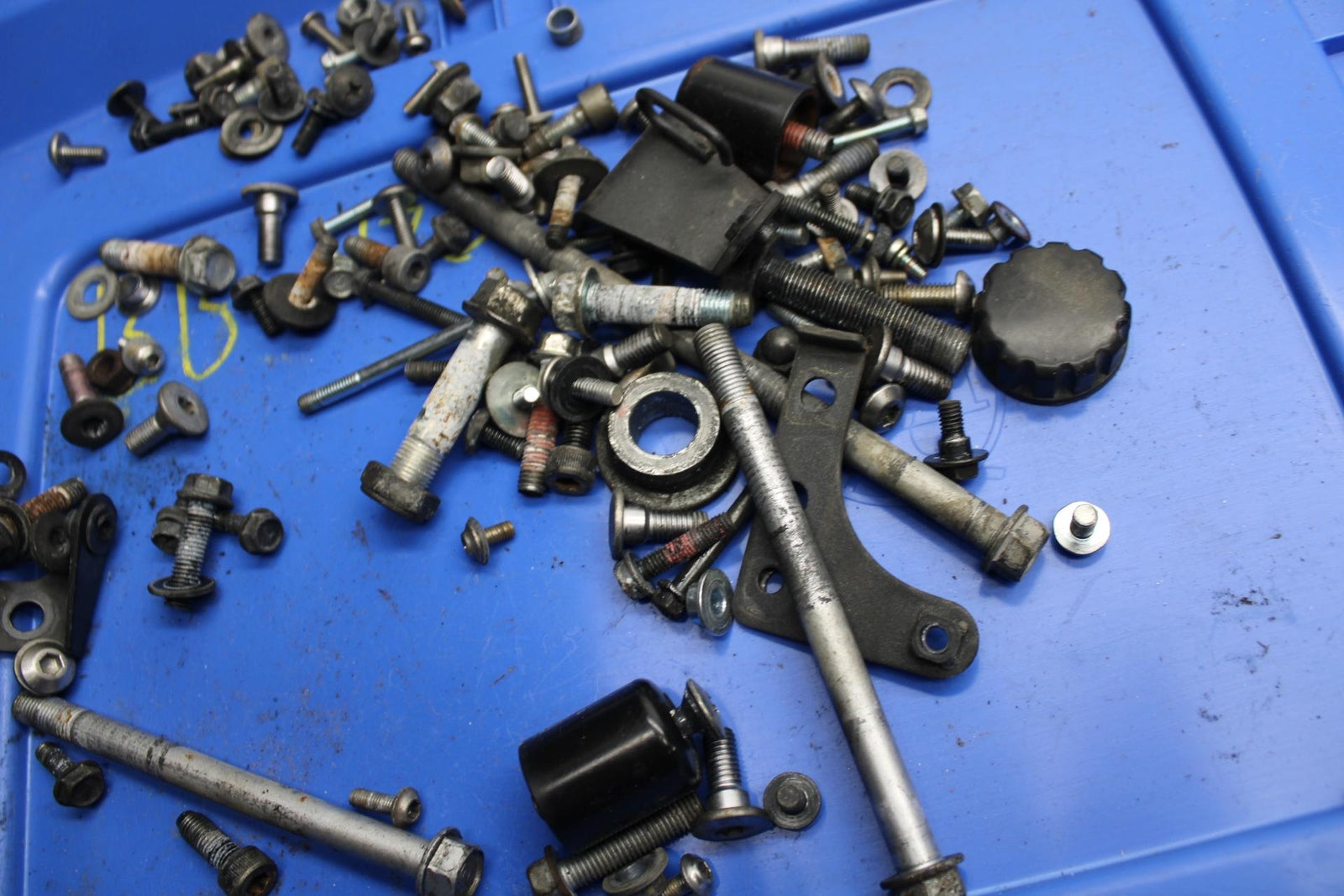 08-12 KAWASAKI NINJA 250R EX250J LEFTOVER MOUNTING BOLTS HARDWARE  SCREWS BB496