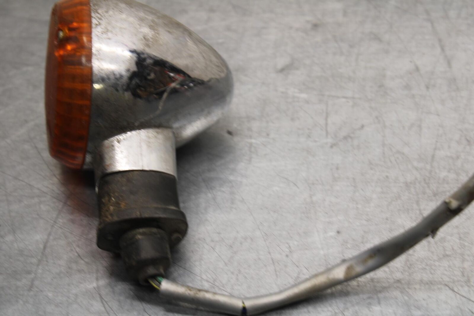 2005 Kawasaki Vulcan 1500 VN1500N Classic RIGHT FRONT TURN SIGNAL LIGHT BB576