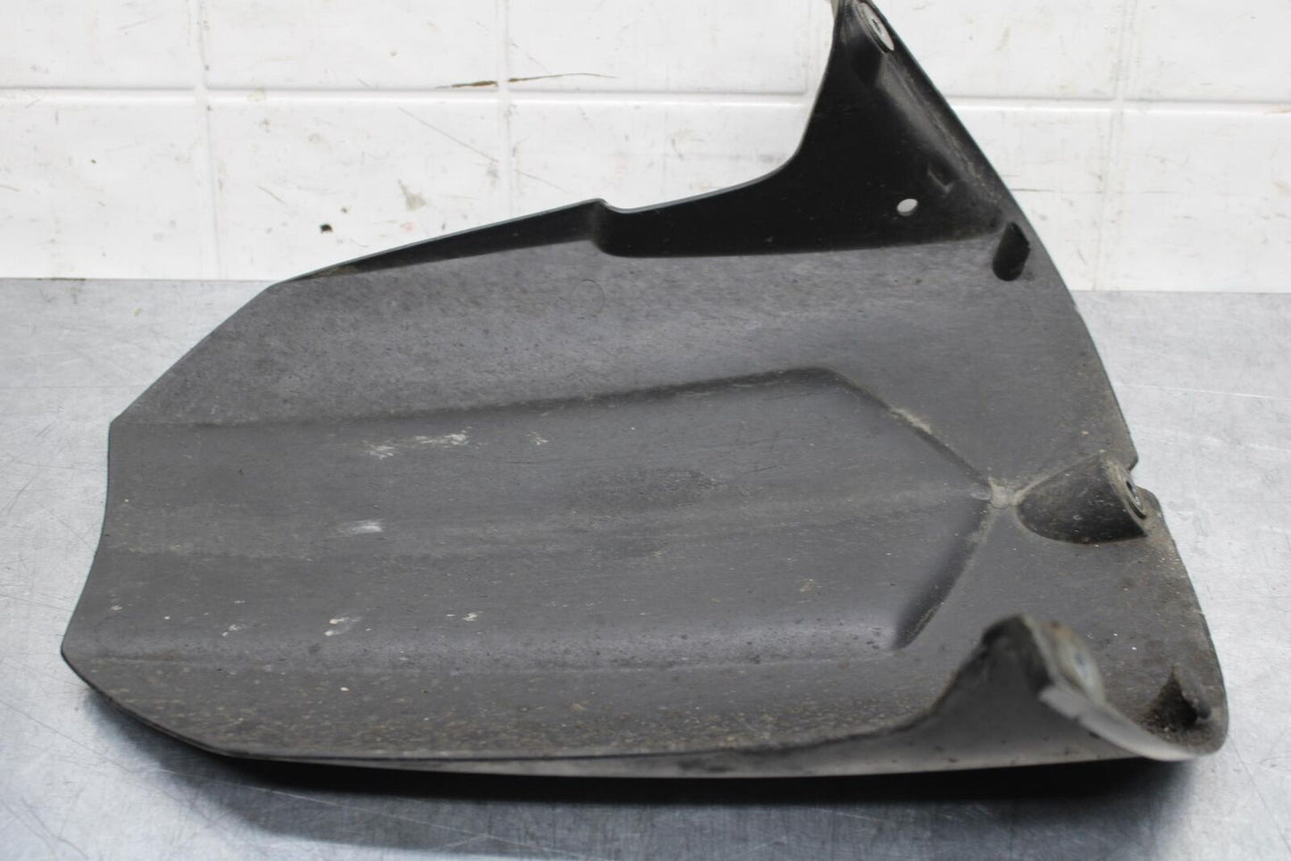 05 YAMAHA YZF R6S REAR BACK WHEEL TIRE HUGGER FENDER BB600