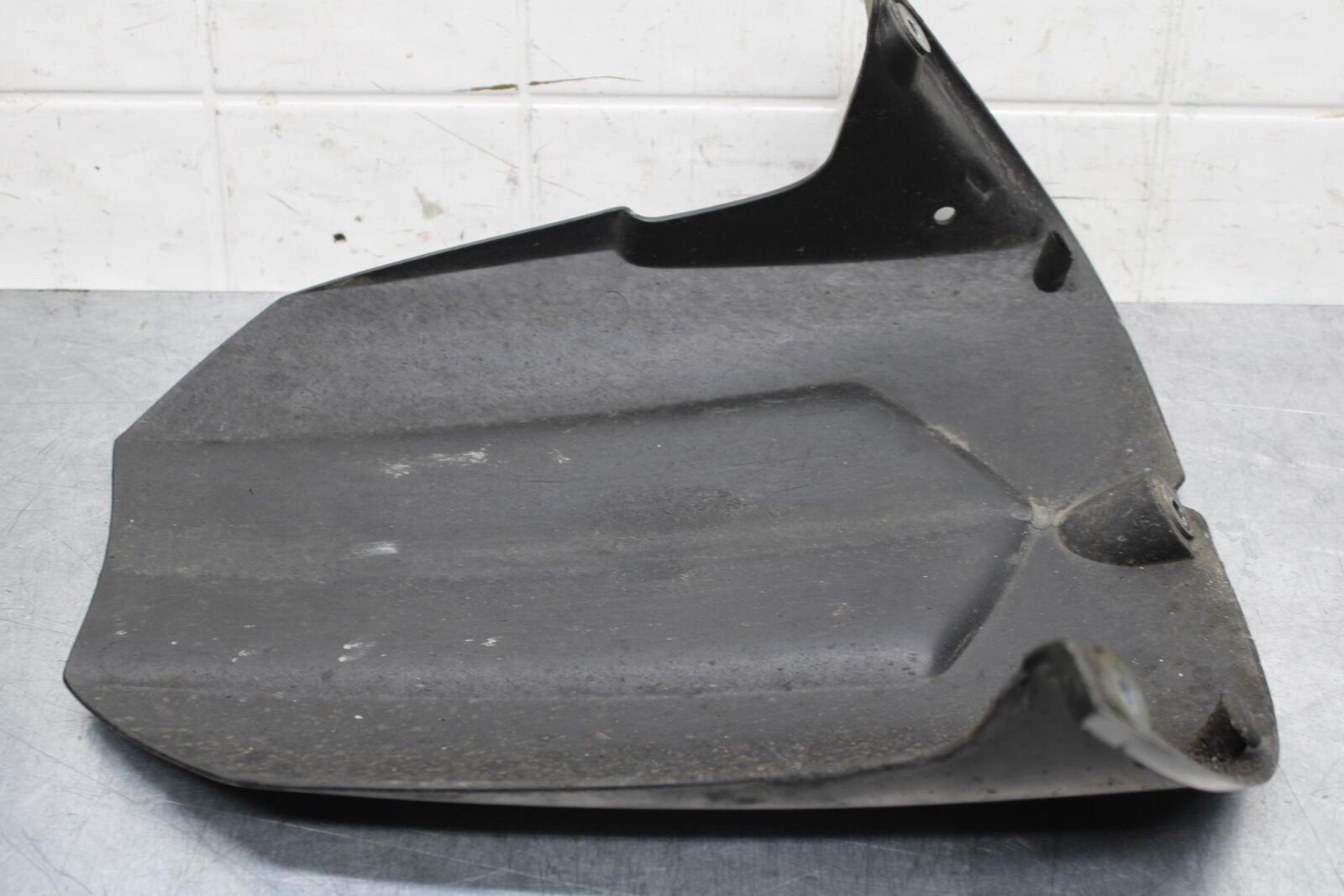 05 YAMAHA YZF R6S REAR BACK WHEEL TIRE HUGGER FENDER BB600