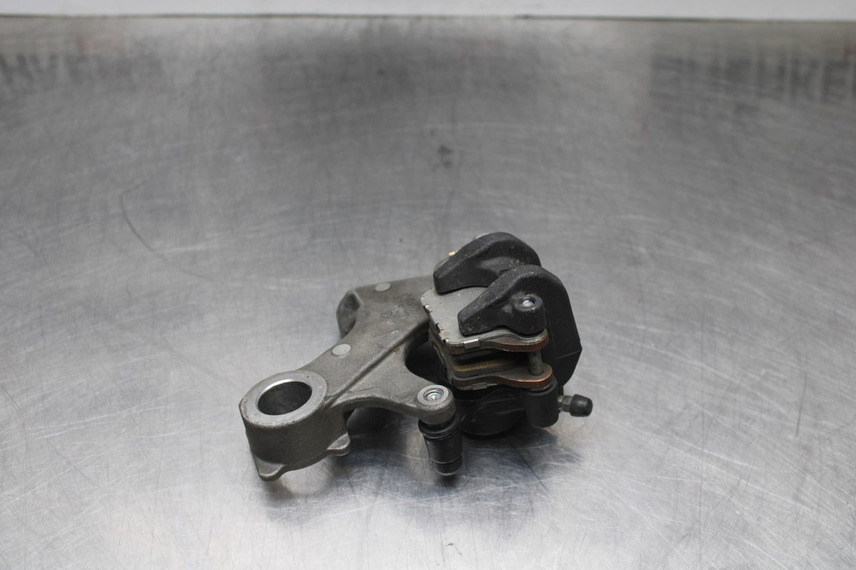 20-25 SUZUKI GSXR750 REAR BACK BRAKE CALIPER W MOUNT BRACKET BB810