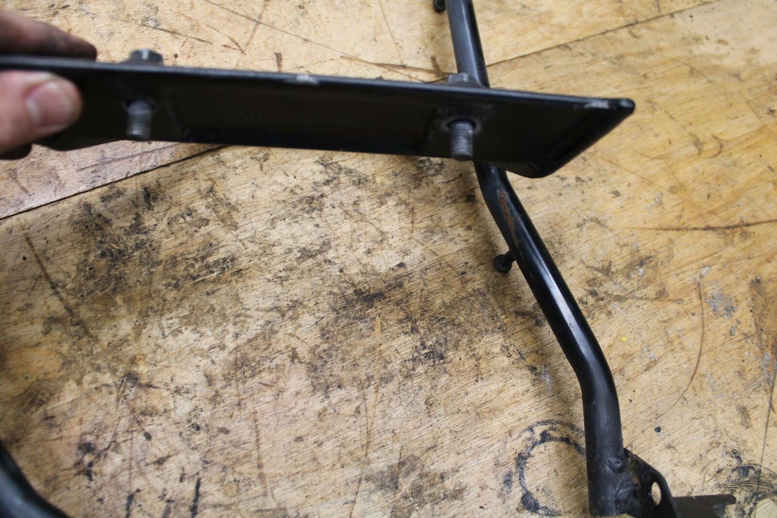 04-09 SUZUKI GS500F PASSENGER REAR SEAT GRAB BAR HANDLE SET BB335