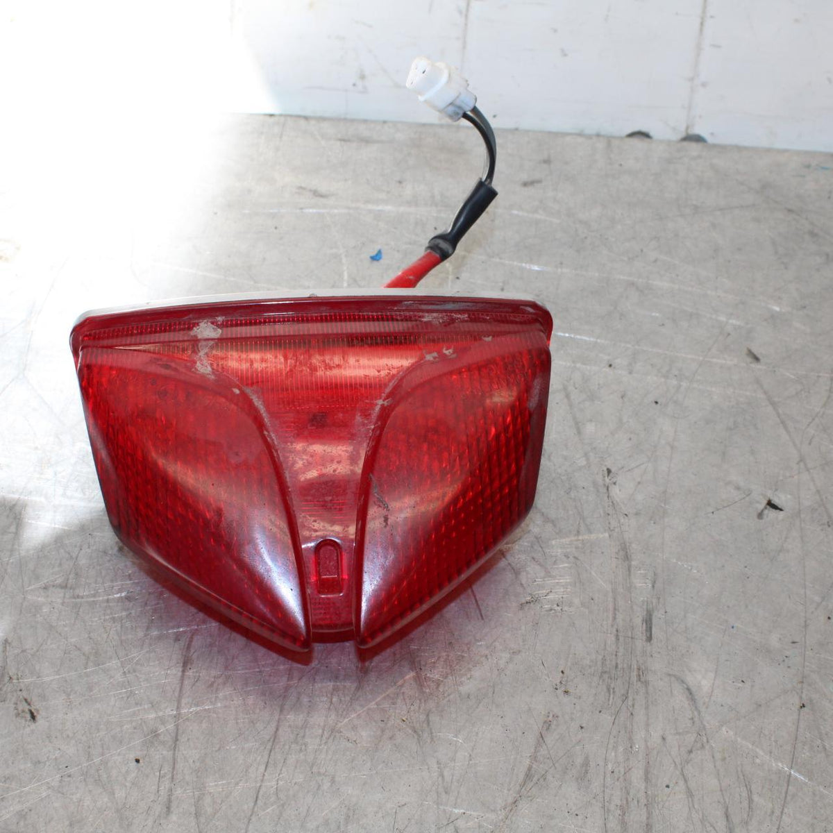 15-21 SUZUKI GSXR600 REAR TAIL TAILLIGHT BACK BRAKE LIGHT BB437