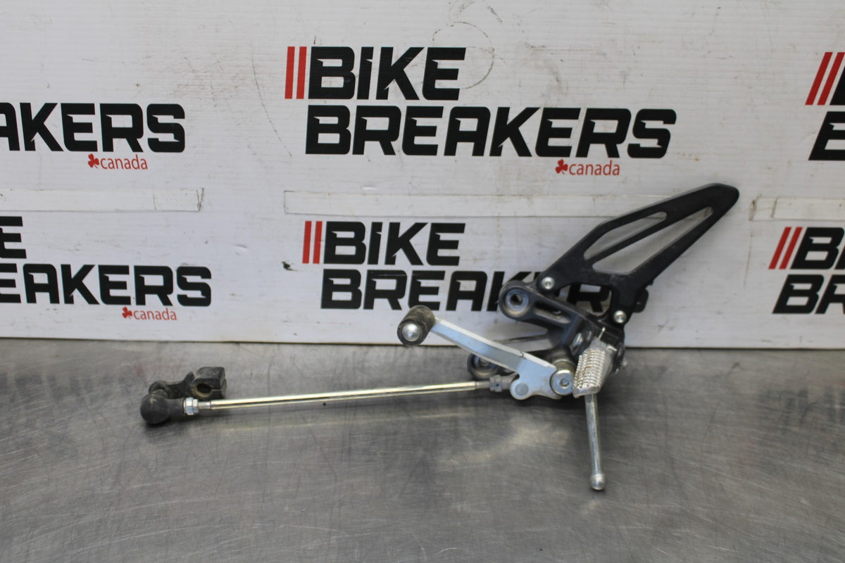 22-25 YAMAHA YZF R7 LEFT REARSET REAR SET FOOT PEG W SHIFTER BB940