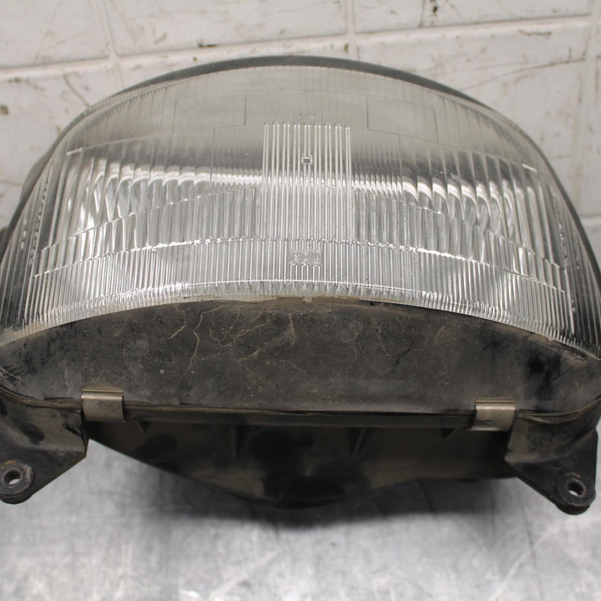 00-01 KAWASAKI ZZR600 FRONT HEADLIGHT HEAD LIGHT LAMP BB568