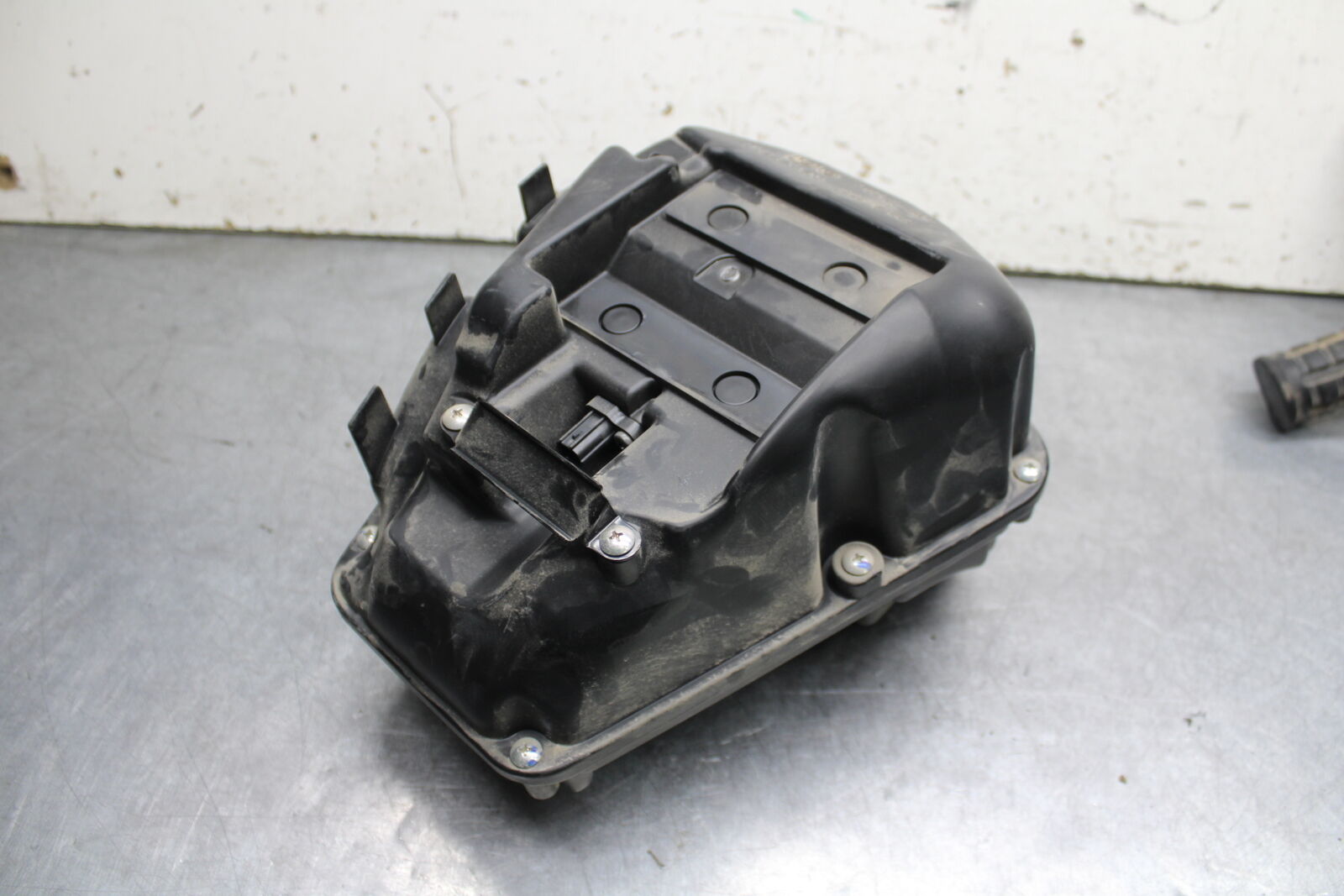 16-17 KAWASAKI VULCAN S 650 EN650 ABS AIRBOX AIR INTAKE FILTER BOX BB731