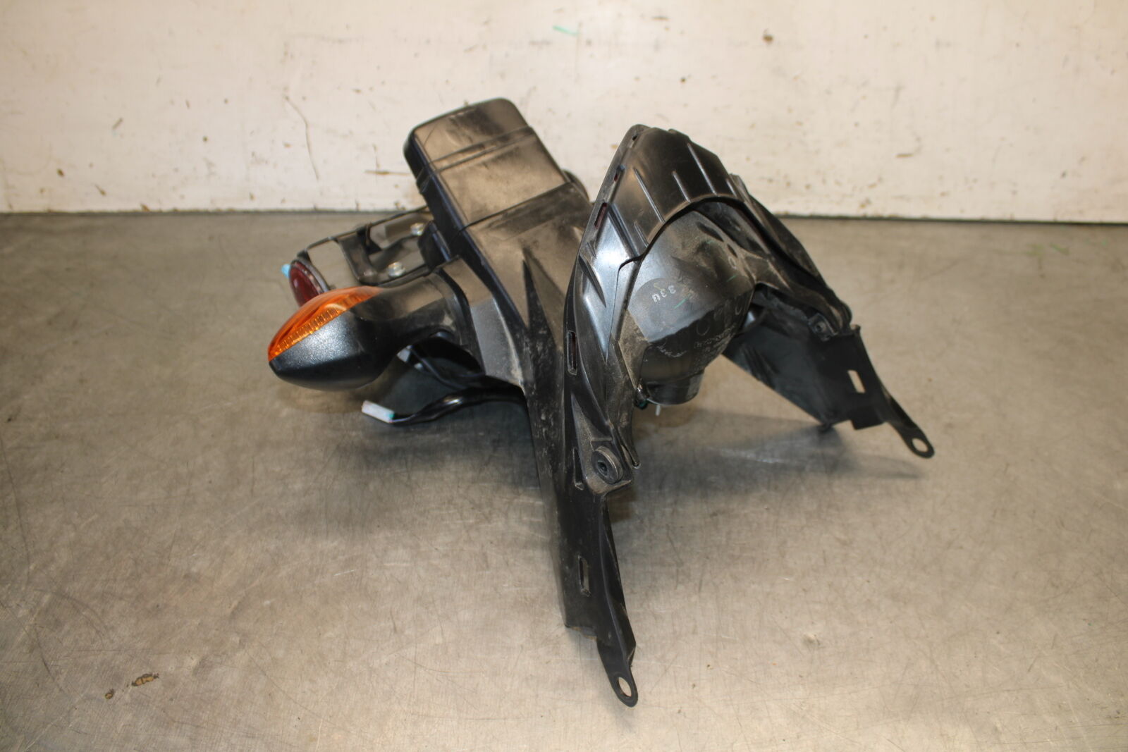 13-15 HONDA CBR500R REAR BACK FENDER MUD GUARD BB704
