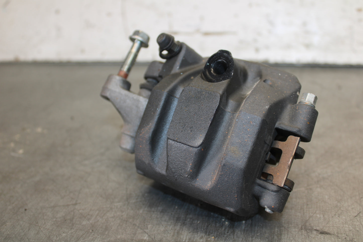 13-15 HONDA CBR500R RIGHT FRONT BRAKE CALIPER 45250-MGZ-J01 BB704