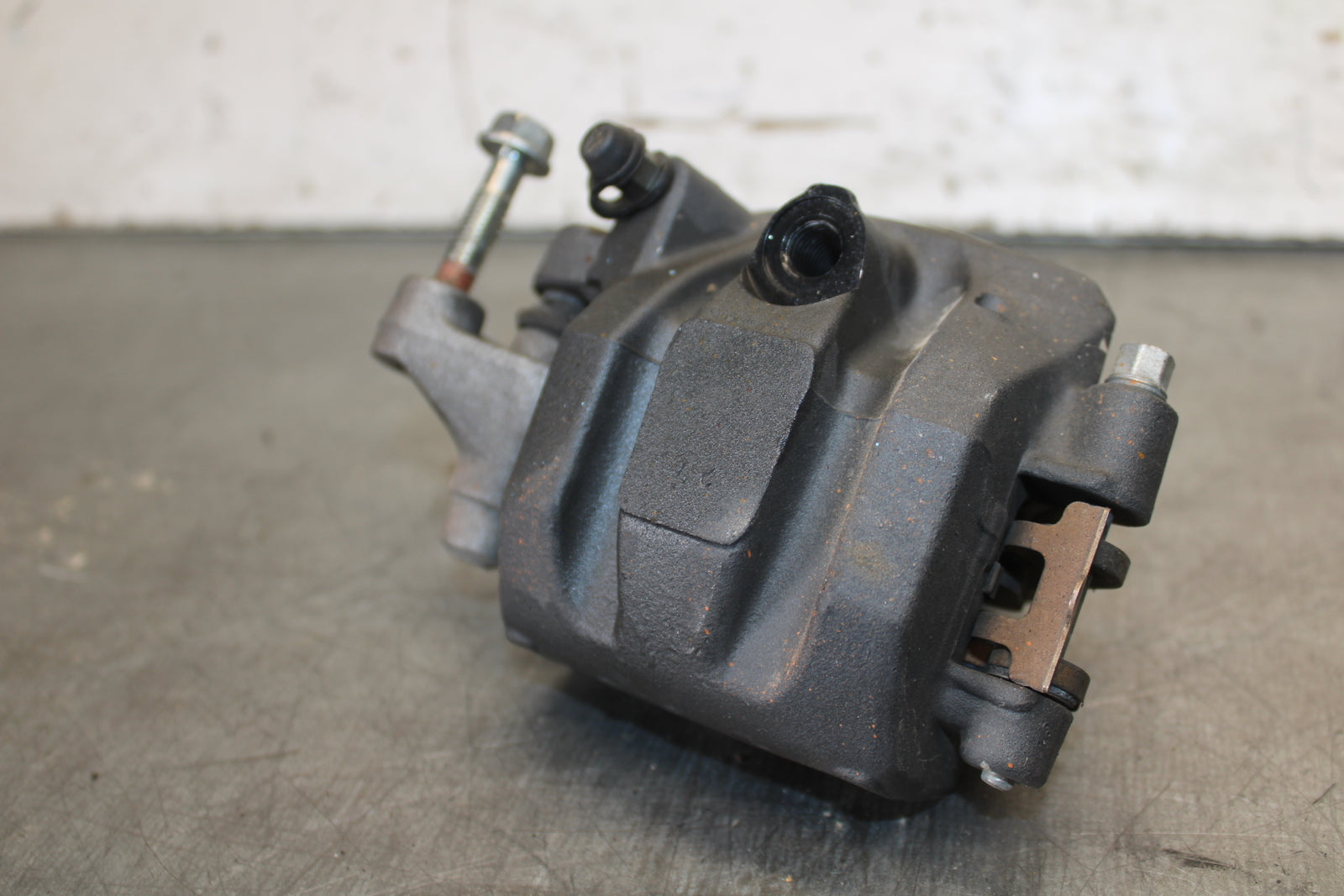 13-15 HONDA CBR500R RIGHT FRONT BRAKE CALIPER 45250-MGZ-J01 BB704
