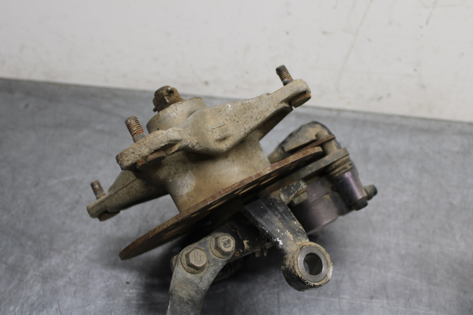 85-86 SUZUKI QUADRACER 250 FRONT WHEEL RIGHT LEFT HUBS HUB SET BB126