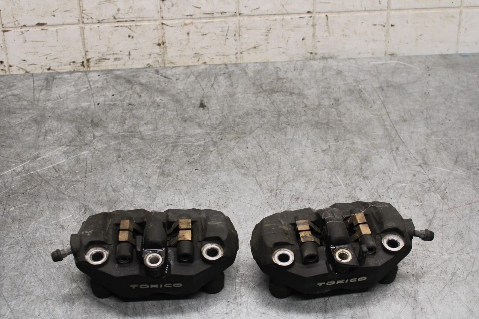 06-07 SUZUKI GSXR600 750 RIGHT LEFT FRONT BRAKE CALIPER SET PAIR CALIPERS BB543B