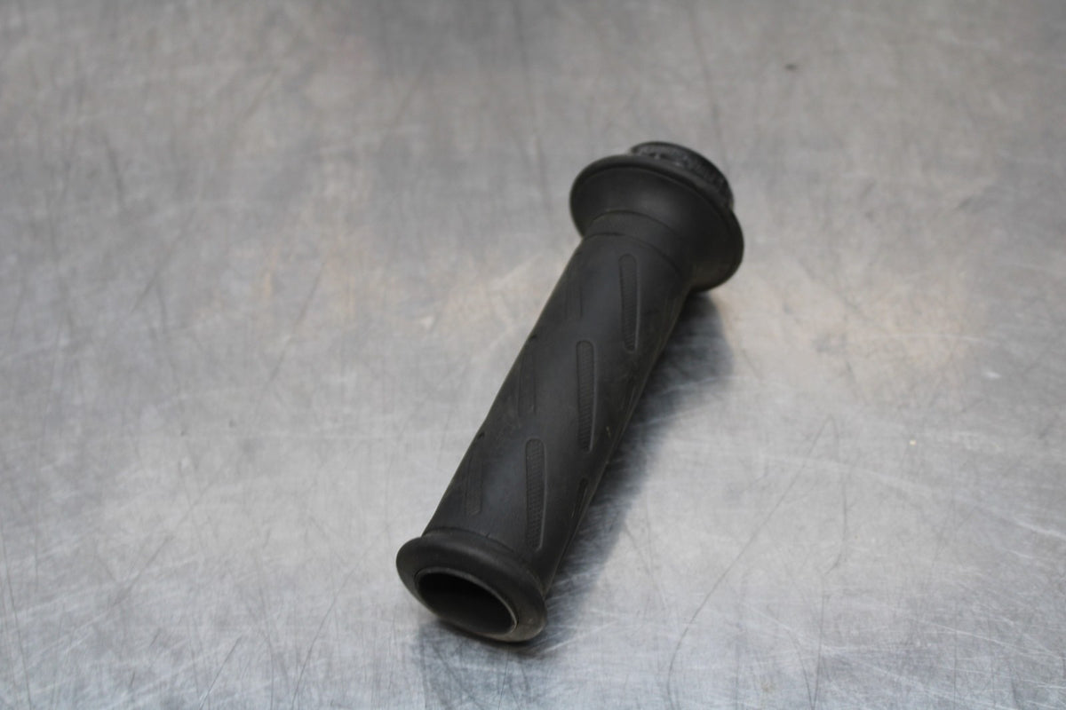 06-07 SUZUKI GSXR 600 RIGHT THROTTLE TUBE GRIP BB170