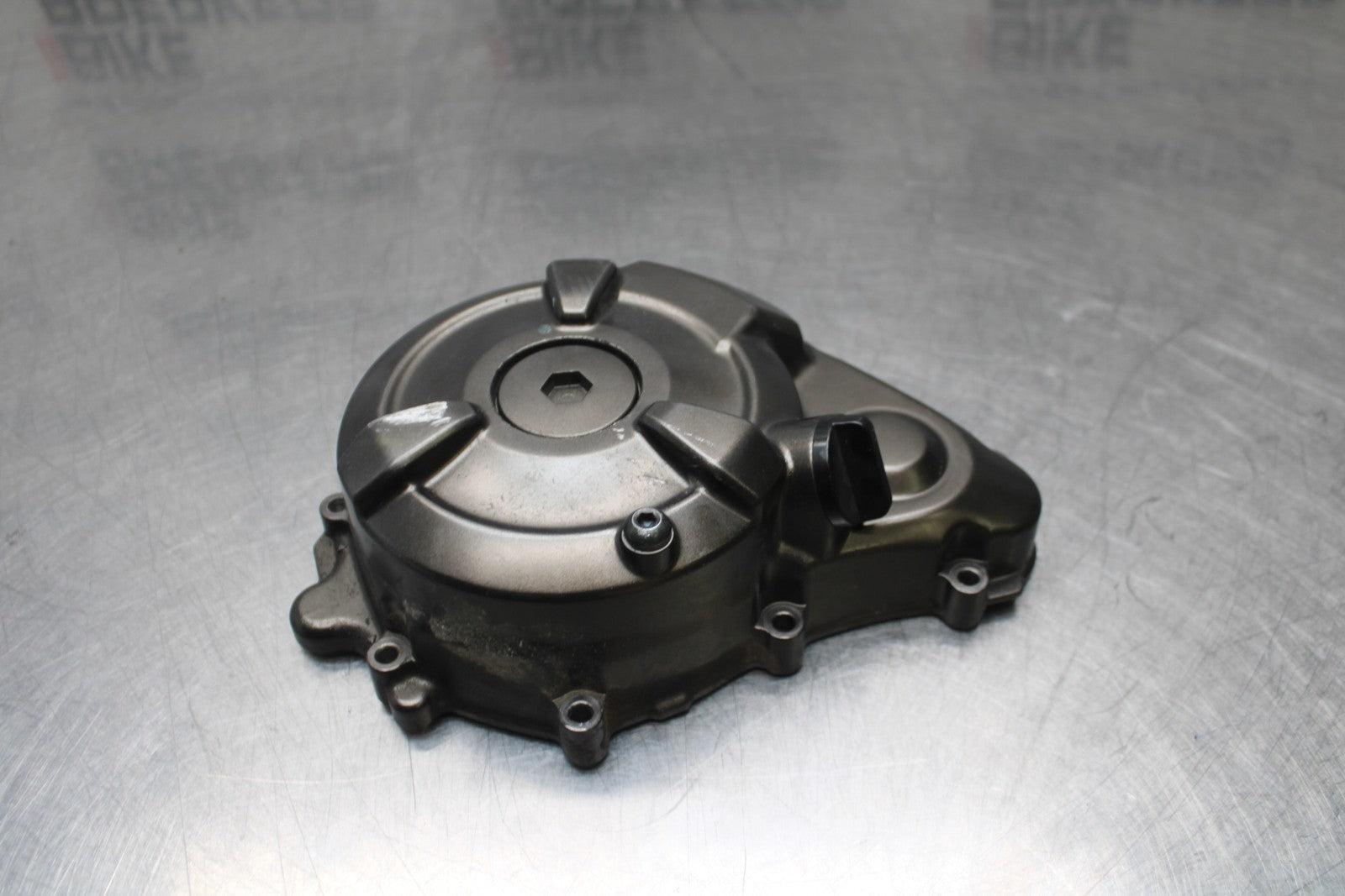 14-17 YAMAHA FZ07 STATOR MAGNETO ALTERNATOR GENERATOR COVER BB766