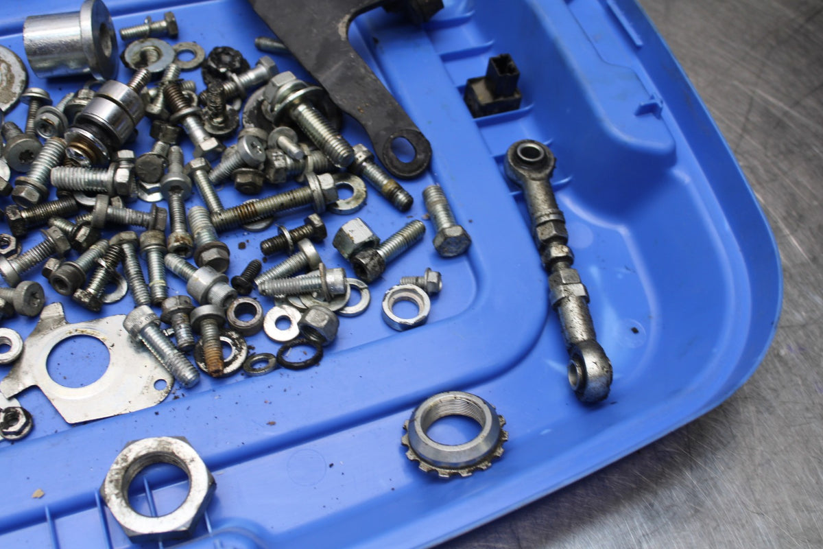 08 HARLEY-DAVIDSON ELECTRA GLIDE POLICE EFI FLHTPI LEFTOVER BOLTS SCREWS BB816