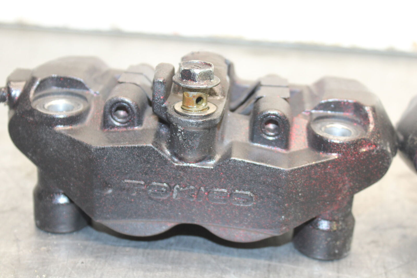 05-06 SUZUKI GSXR1000 RIGHT LEFT FRONT BRAKE CALIPER SET PAIR CALIPERS BB113