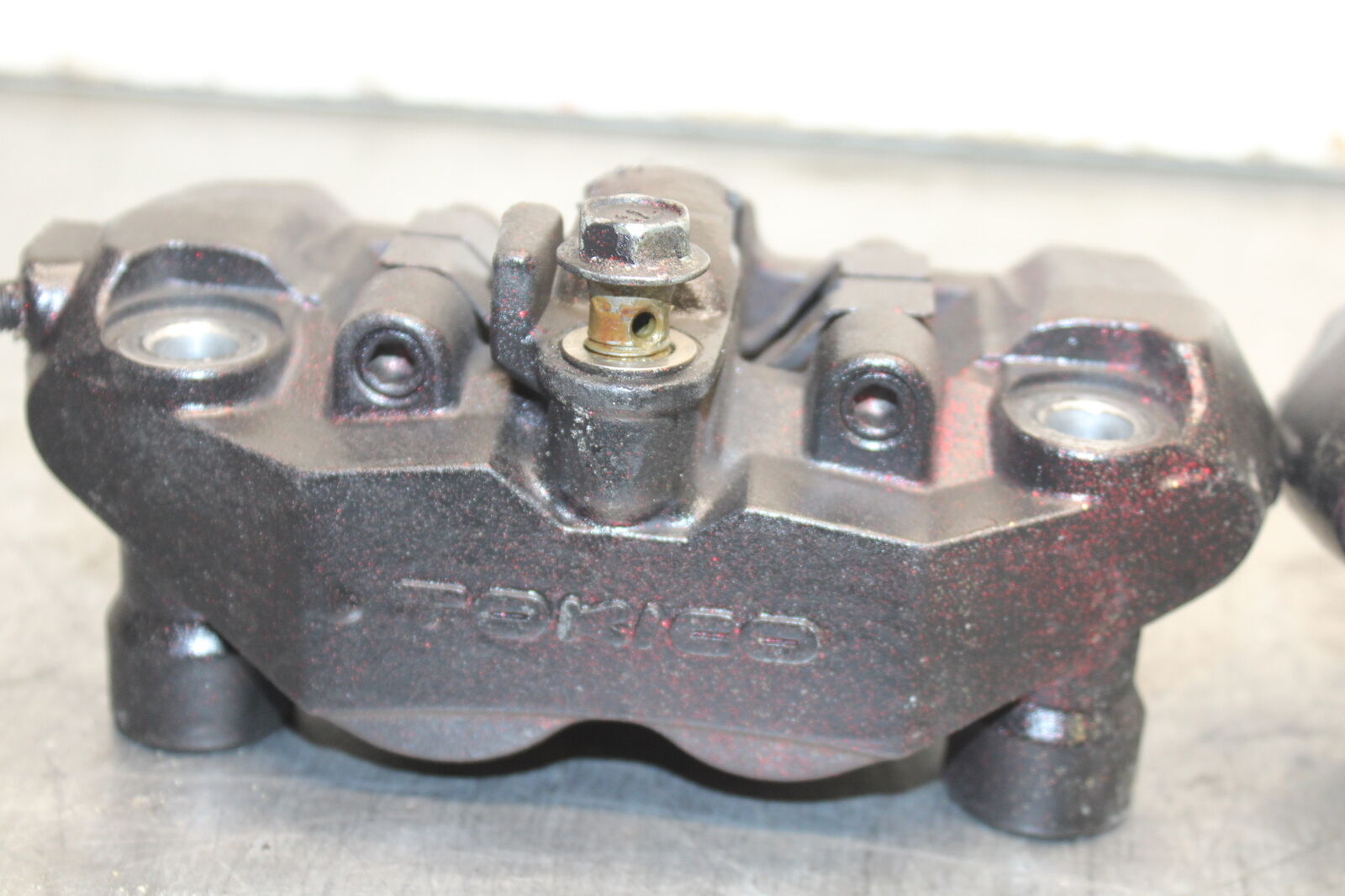 05-06 SUZUKI GSXR1000 RIGHT LEFT FRONT BRAKE CALIPER SET PAIR CALIPERS BB113