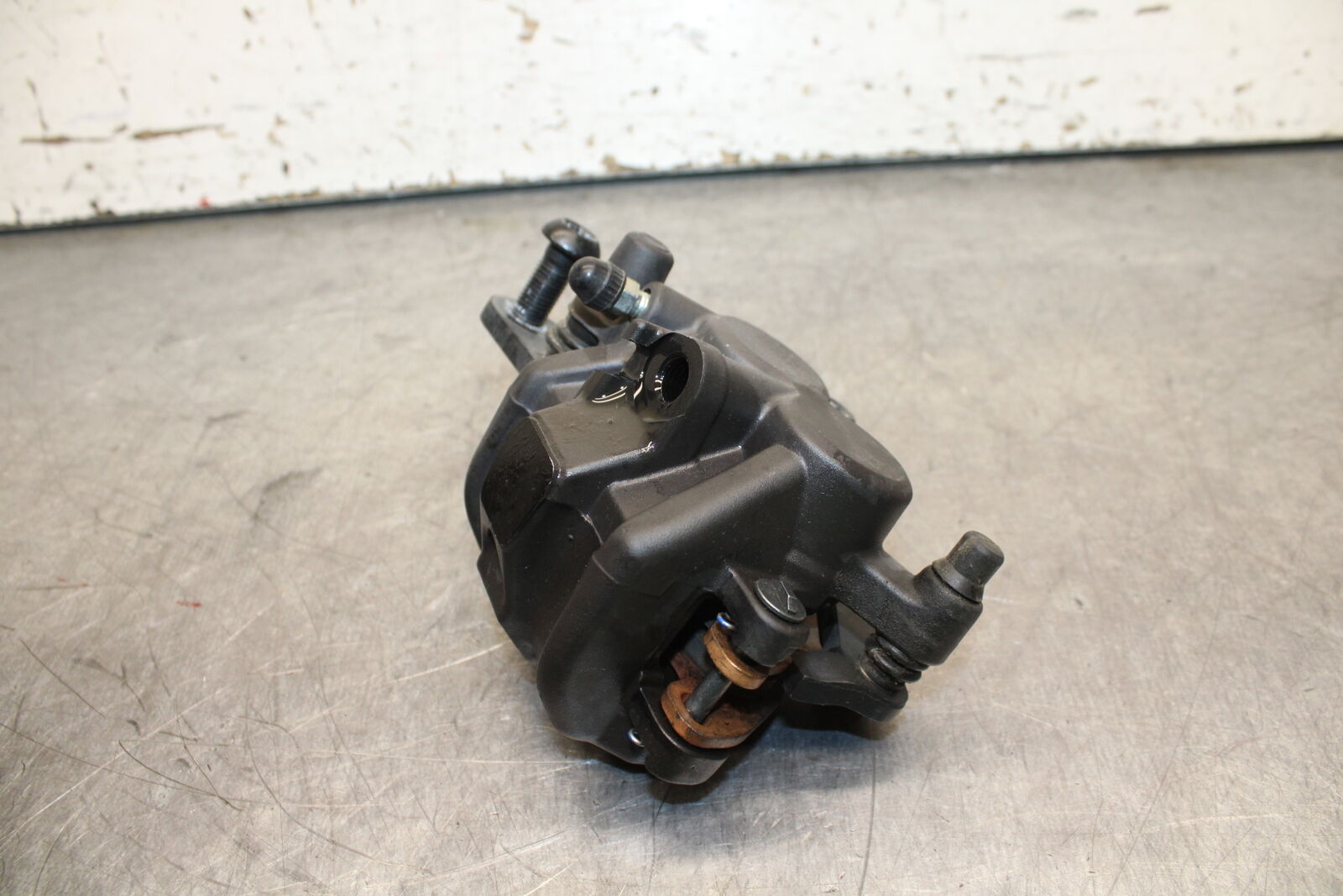 19-24 YAMAHA R3 RIGHT FRONT BRAKE CALIPER BB736